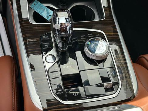 Used 2025 BMW ALPINA XB7 image 29