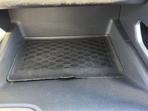 Used 2025 Nissan Frontier SV image 13