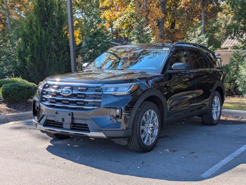 New 2026 Ford Explorer Active w/ Active Comfort Package image 6