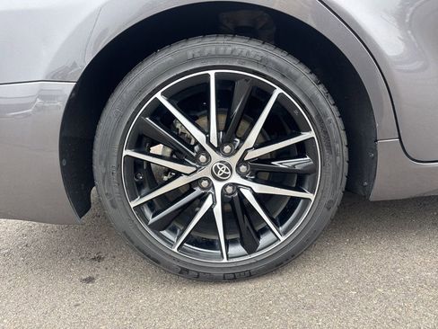 Used 2023 Toyota Camry SE image 9