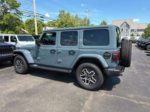 New 2026 Jeep Wrangler Unlimited Sahara AWD/4WD image 3