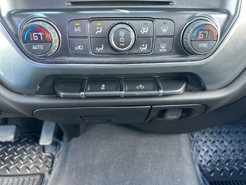 Used 2019 Chevrolet Silverado 1500 LT w/ All Star Edition AWD/4WD image 18