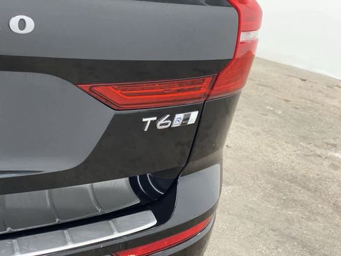 Used 2019 Volvo XC60 T6 R-Design w/ Protection Package Premier image 11