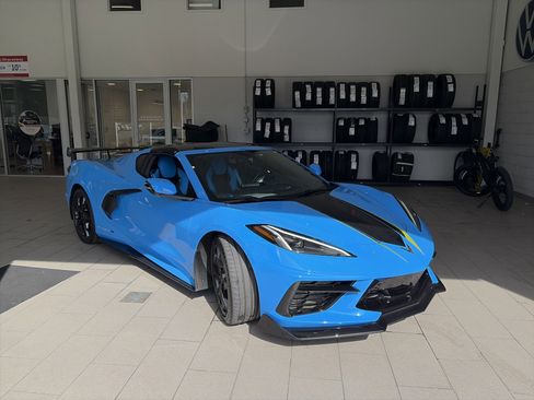 Used 2021 Chevrolet Corvette Stingray Premium Cpe w/ Z51 Performance Package image 3
