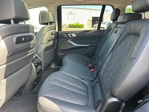 Used 2025 BMW X7 xDrive40i w/ Premium Package AWD/4WD image 16