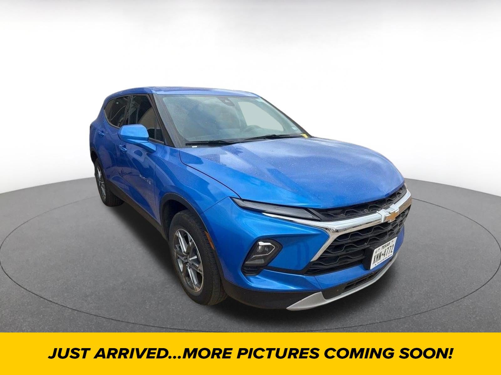 Used 2026 Chevrolet Blazer LT FWD image 1