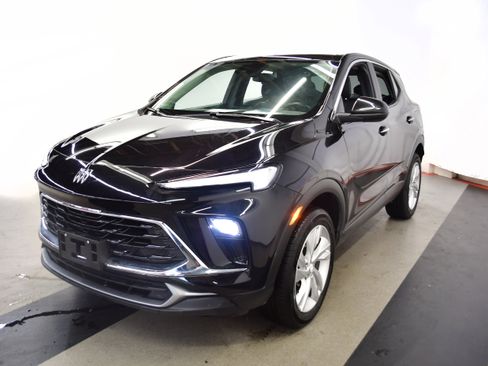 Used 2025 Buick Encore GX Preferred AWD/4WD image 4
