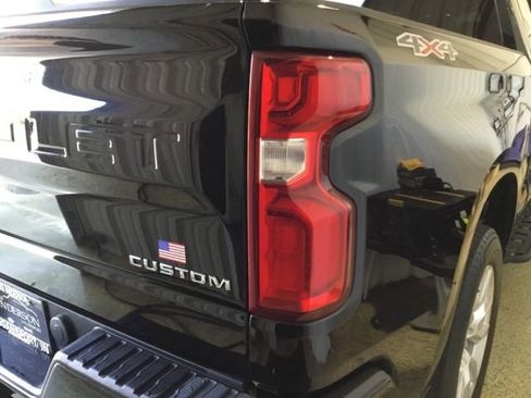 Used 2020 Chevrolet Silverado 1500 Custom w/ Custom Value Package image 23