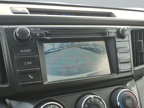 Used 2014 Toyota RAV4 LE image 6