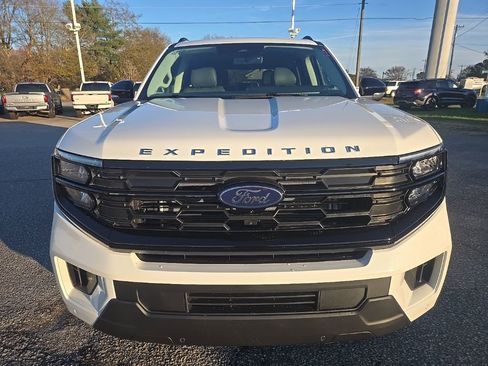New 2025 Ford Expedition Active image 2