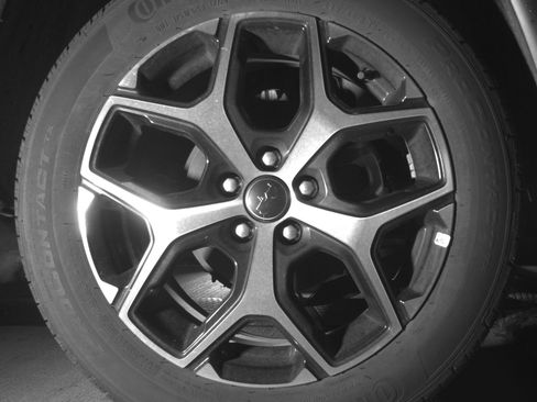 Used 2025 Jeep Compass Limited image 15