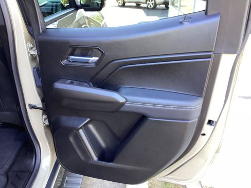 Used 2024 GMC Canyon Elevation w/ Elevation Premium Package AWD/4WD image 15
