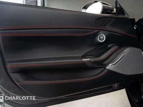 Used 2020 Ferrari Portofino RWD image 19