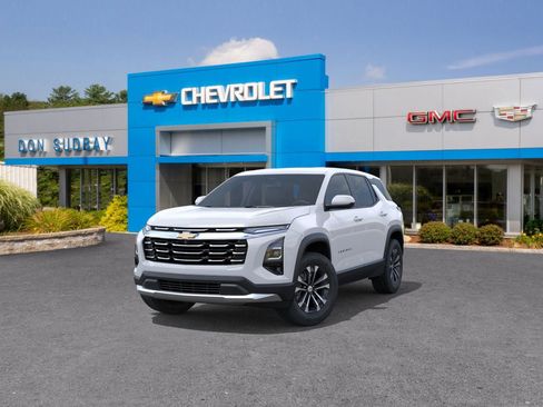 New 2026 Chevrolet Equinox LT w/ Convenience Package II image 8