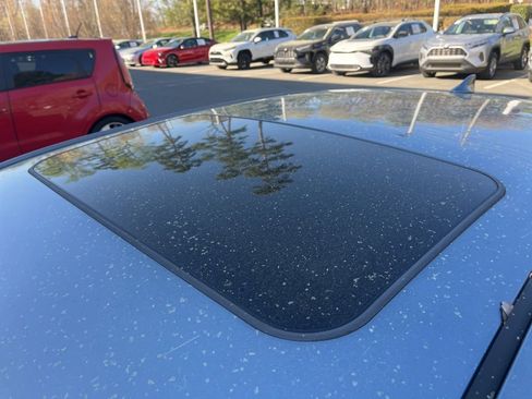 Used 2020 Toyota Corolla XLE image 12