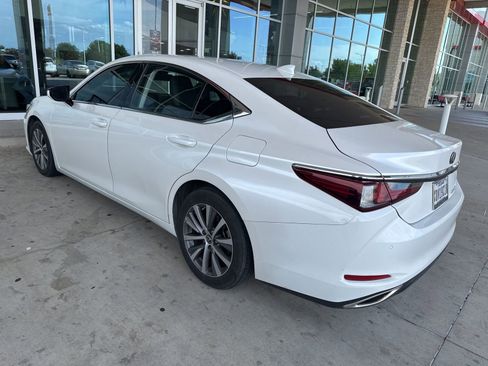 Used 2020 Lexus ES 350 w/ Premium Package FWD image 4