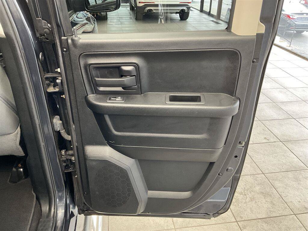 Used 2018 RAM 1500 Express w/ Express Value Package AWD/4WD image 15