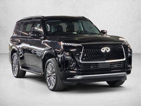 Used 2025 INFINITI QX80 Sensory image 3