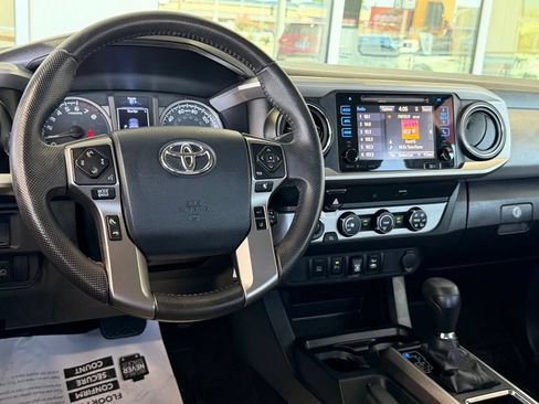 Certified 2019 Toyota Tacoma SR5 AWD/4WD image 29
