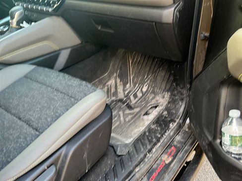 Used 2024 Chevrolet Colorado ZR2 w/ Safety Package image 24