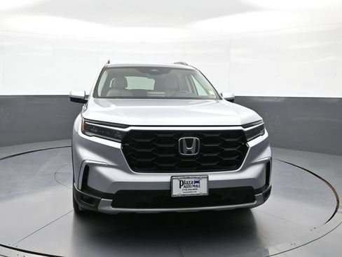 Certified 2023 Honda Pilot Touring image 2