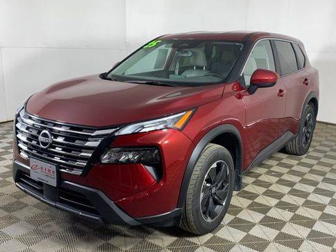 Used 2025 Nissan Rogue SV AWD/4WD image 9