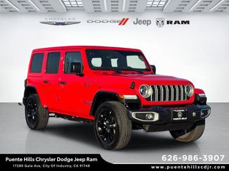 Certified 2025 Jeep Wrangler Unlimited Sahara w/ Safety Group AWD/4WD video 1