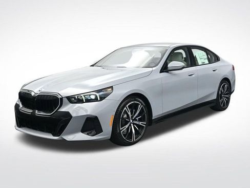 New 2026 BMW 530i xDrive w/ M Sport Package image 9