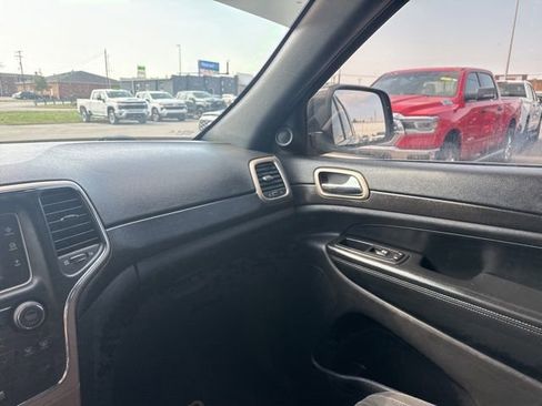 Used 2015 Jeep Grand Cherokee Laredo w/ Quick Order Package 23E image 21