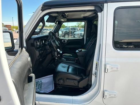 Used 2020 Jeep Gladiator Overland AWD/4WD image 10