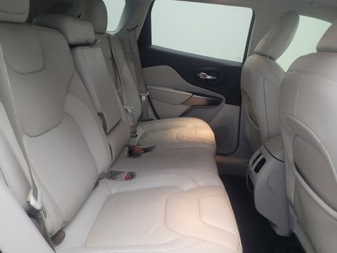 Used 2020 Jeep Cherokee Limited FWD image 19