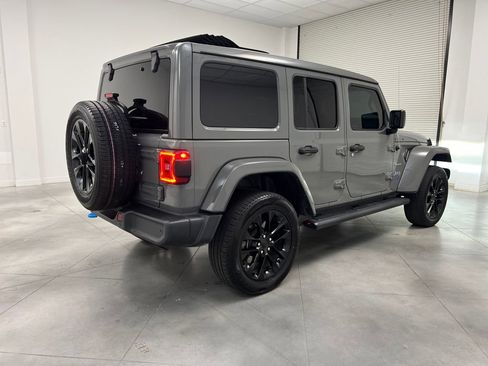 Used 2022 Jeep Wrangler Unlimited Sahara w/ Cold Weather Group image 8