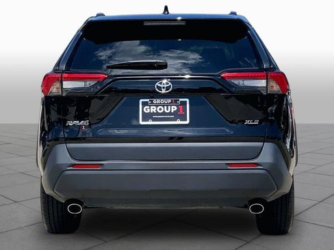 Used 2025 Toyota RAV4 XLE FWD image 5