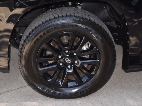 Used 2023 Lexus GX 460 w/ Black Line Special Edition AWD/4WD image 39