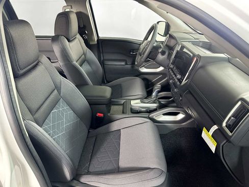 Used 2025 Nissan Frontier SV w/ SV Convenience Package image 26