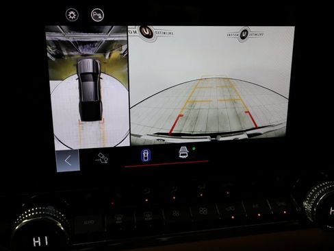 Used 2024 GMC Canyon AT4 w/ AT4 Premium Package image 7