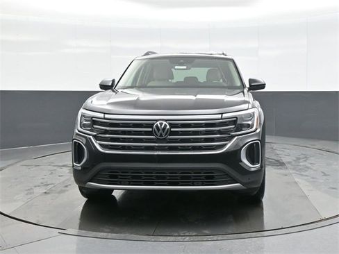 New 2026 Volkswagen Atlas SE image 2
