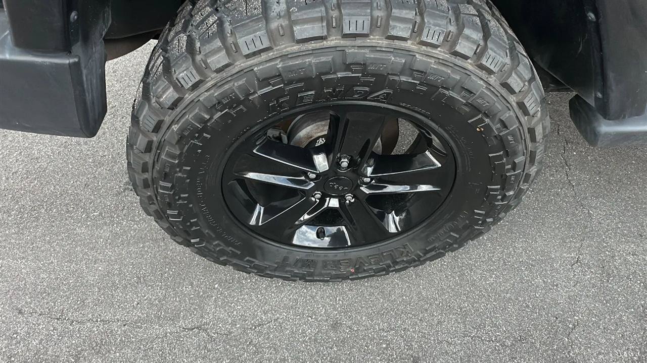 Used 2013 Jeep Wrangler Sahara AWD/4WD image 19