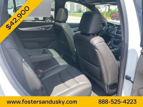 Used 2025 Cadillac XT6 Luxury FWD image 16