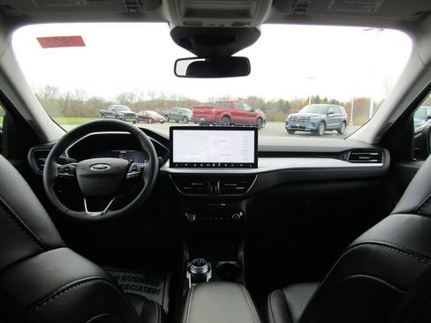 Used 2023 Ford Escape Platinum image 11