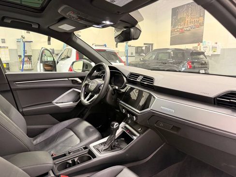 Used 2024 Audi Q3 2.0T Premium w/ Convenience Package AWD/4WD image 29