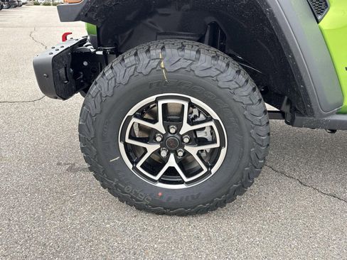 New 2025 Jeep Wrangler Unlimited Rubicon w/ Steel Bumper Group image 16