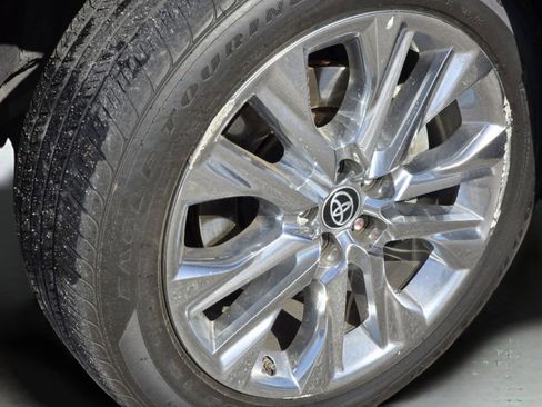 Used 2022 Toyota Highlander Limited image 25