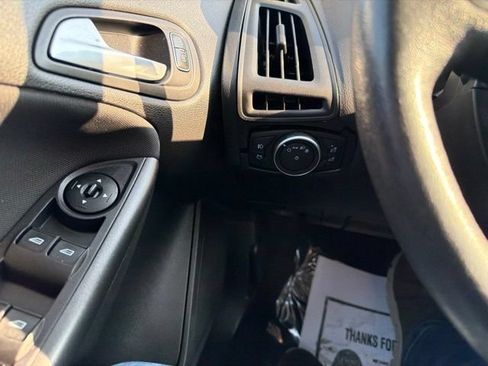 Used 2018 Ford Focus SEL w/ Winter Package FWD image 16