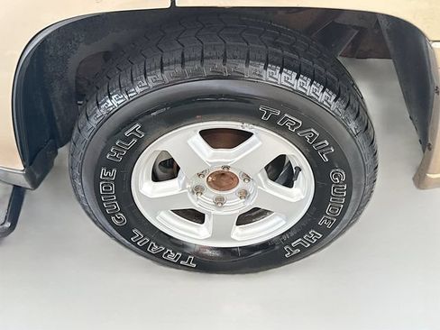 Used 2004 Chevrolet TrailBlazer LS w/ LS Preferred Equipment Group AWD/4WD image 22