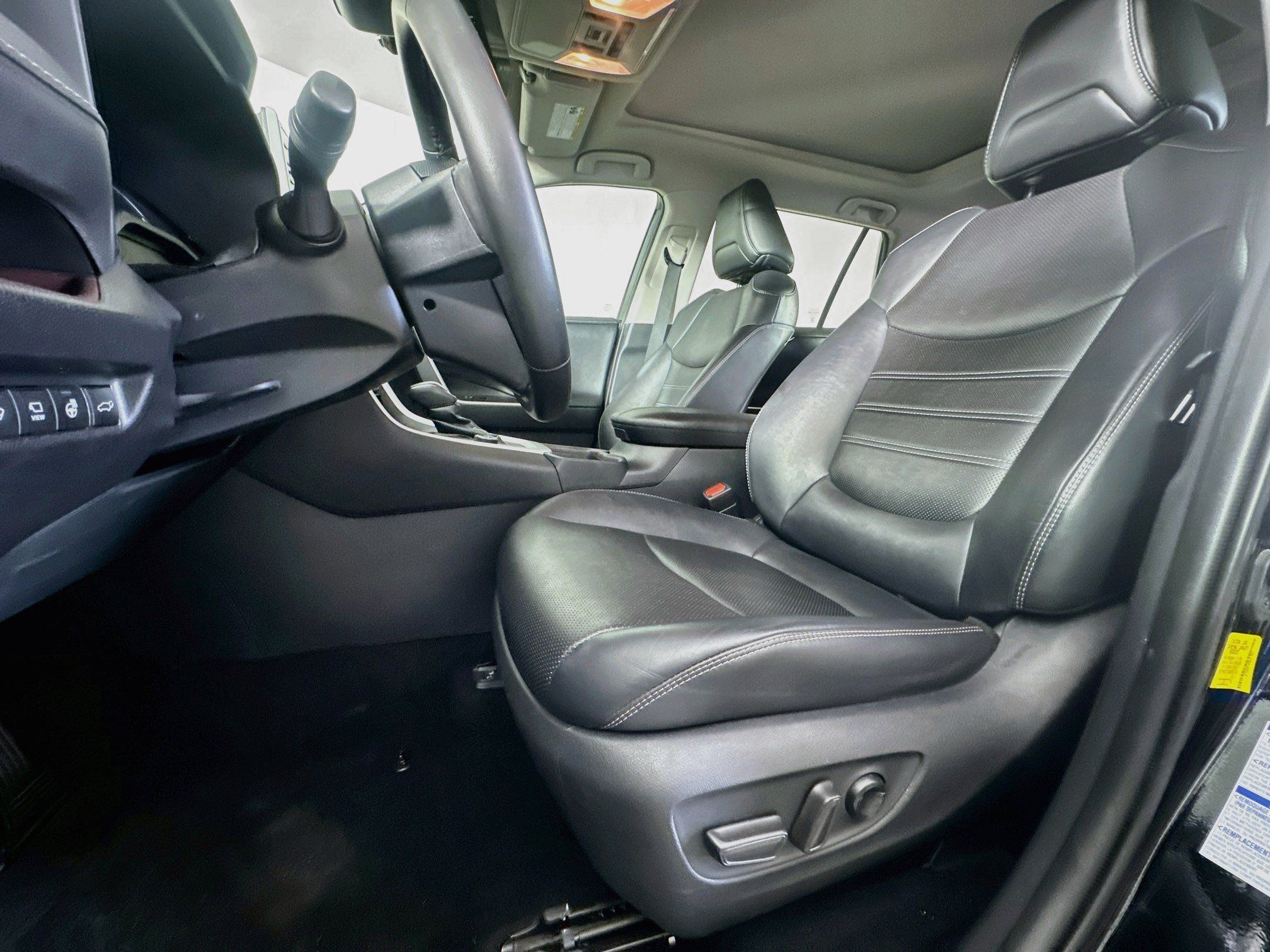 Used 2021 Toyota RAV4 Limited AWD/4WD image 13
