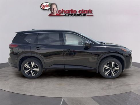 Certified 2025 Nissan Rogue SL image 7