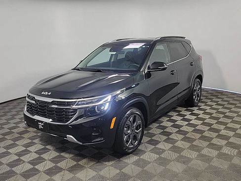 Used 2024 Kia Seltos S AWD/4WD image 11