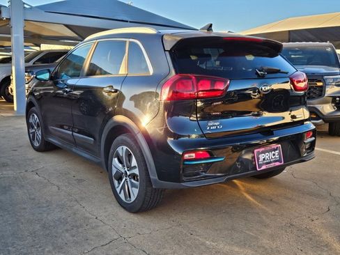 Used 2019 Kia Niro EX image 3