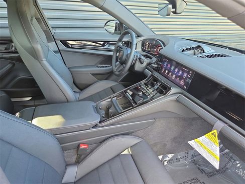 New 2026 Porsche Panamera 4 image 18